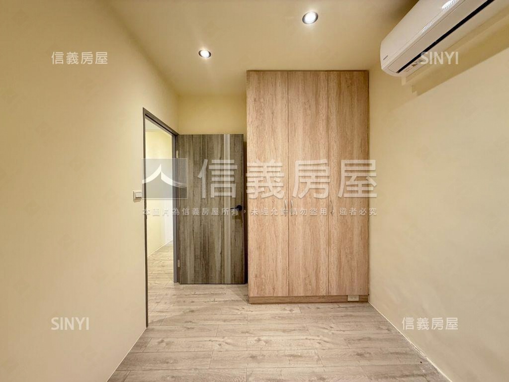先看這間太平低總價美透天房屋室內格局與周邊環境