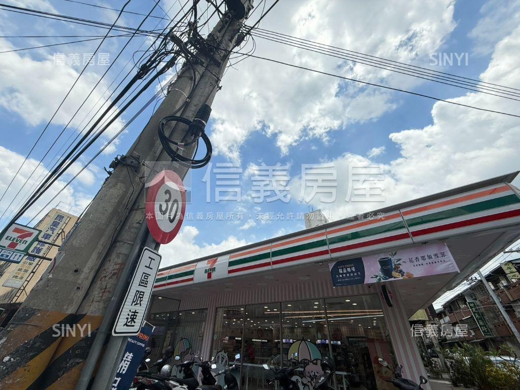 先看這間太平低總價美透天房屋室內格局與周邊環境