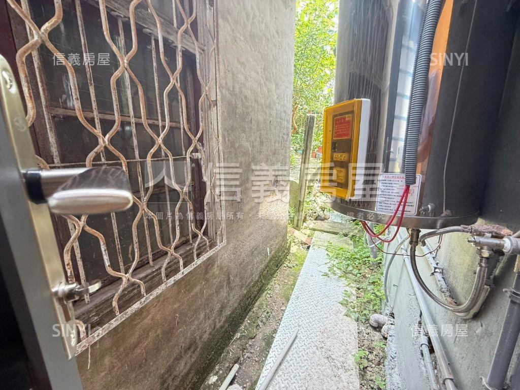 先看這間太平低總價美透天房屋室內格局與周邊環境