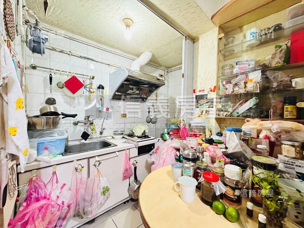 逸仙雅築稀有套房房屋室內格局與周邊環境