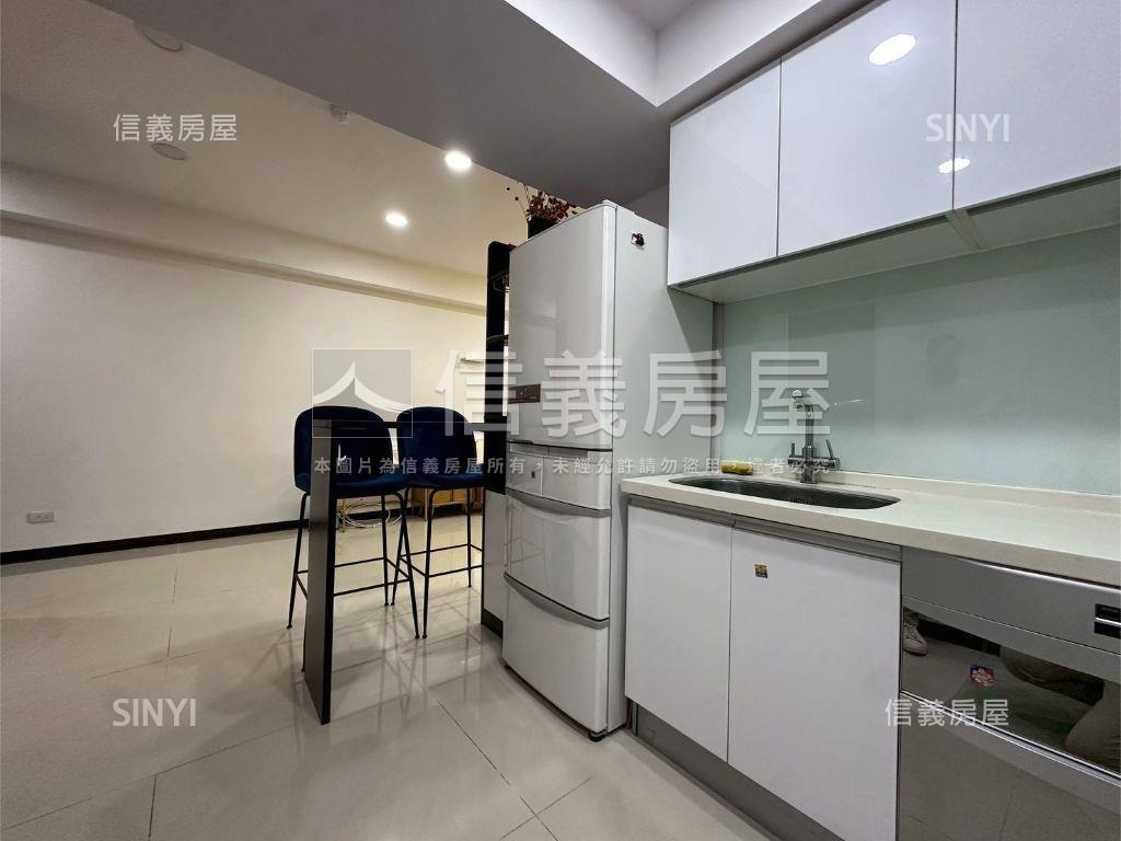 新品川２房車位房屋室內格局與周邊環境