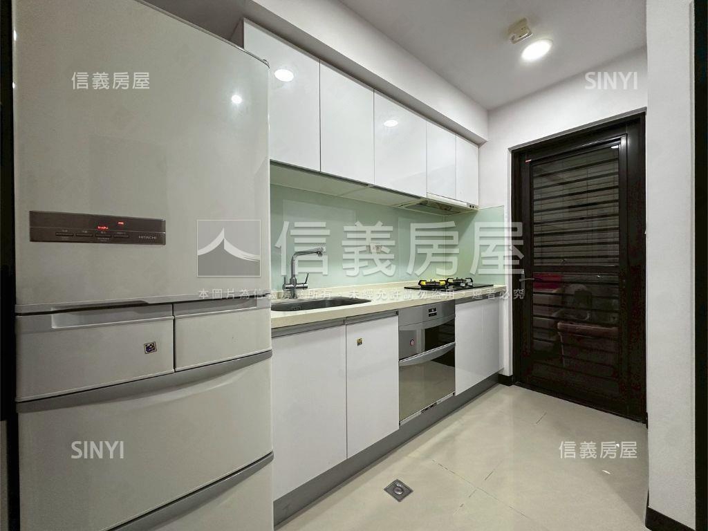 新品川２房車位房屋室內格局與周邊環境