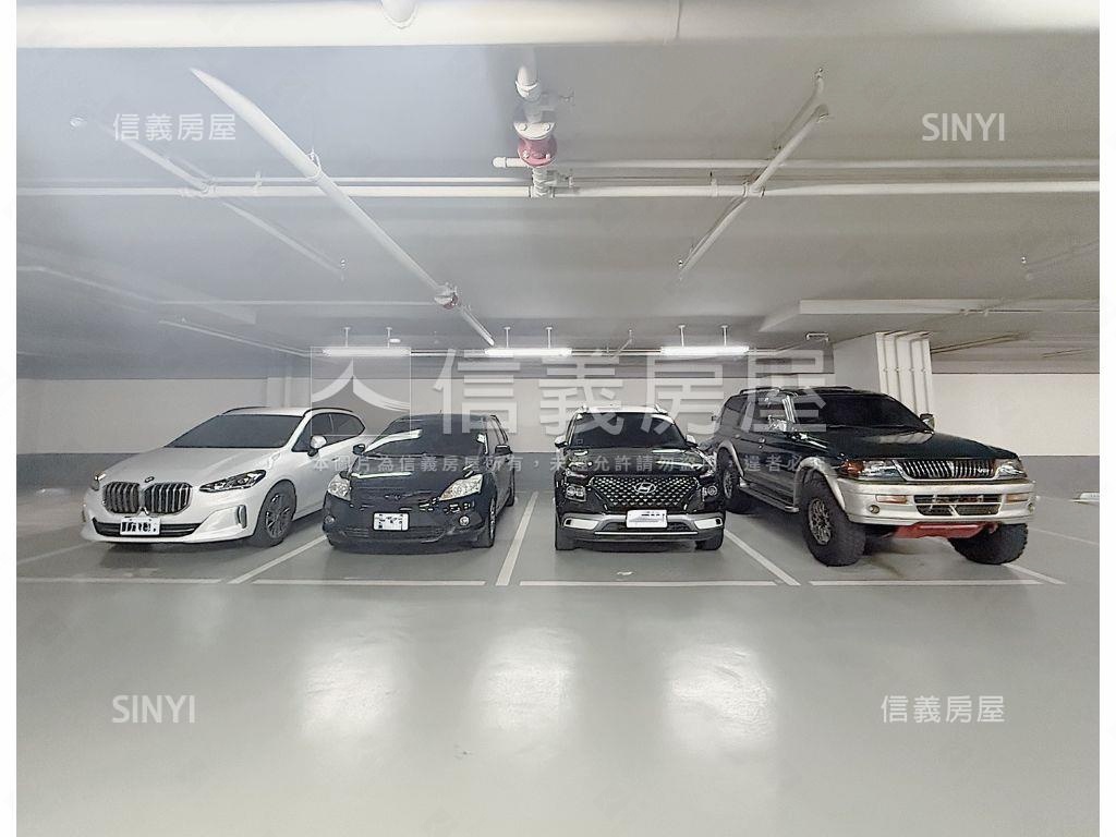 河堤世界Ｄ９附好停平車房屋室內格局與周邊環境