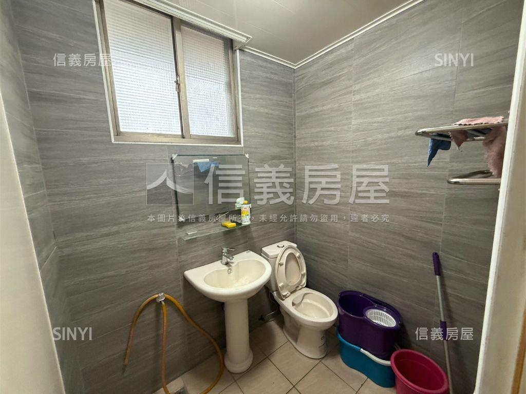 崁頂路高質感整修透天房屋室內格局與周邊環境