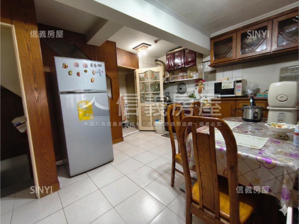 南福正街樓店房屋室內格局與周邊環境