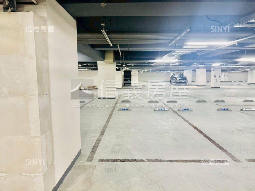 綠雅圖邊間高樓２房車位房屋室內格局與周邊環境