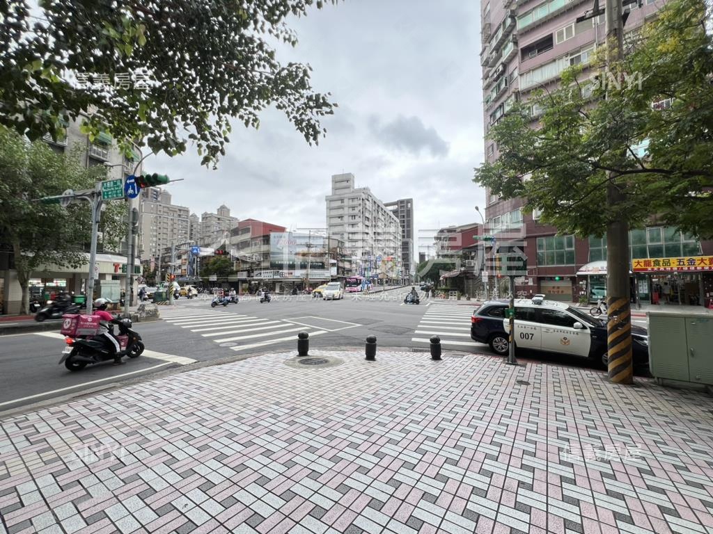 未來馬明潭捷運三角窗店面房屋室內格局與周邊環境