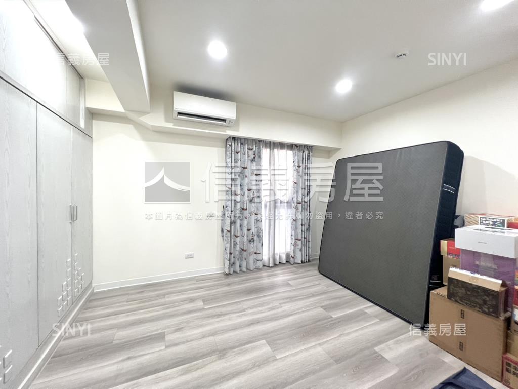 忠孝敦化美屋電梯頂加車位房屋室內格局與周邊環境