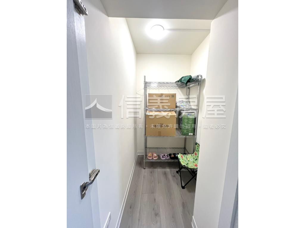 忠孝敦化美屋電梯頂加車位房屋室內格局與周邊環境