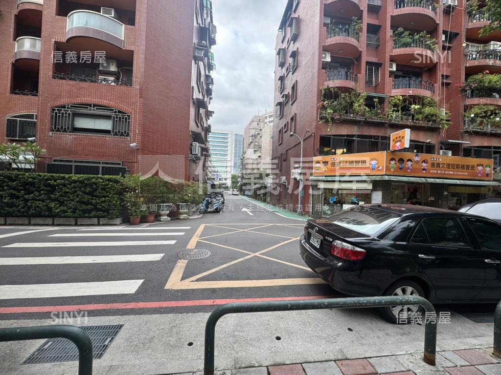 雙敦都更香榭小坪數４樓房屋室內格局與周邊環境