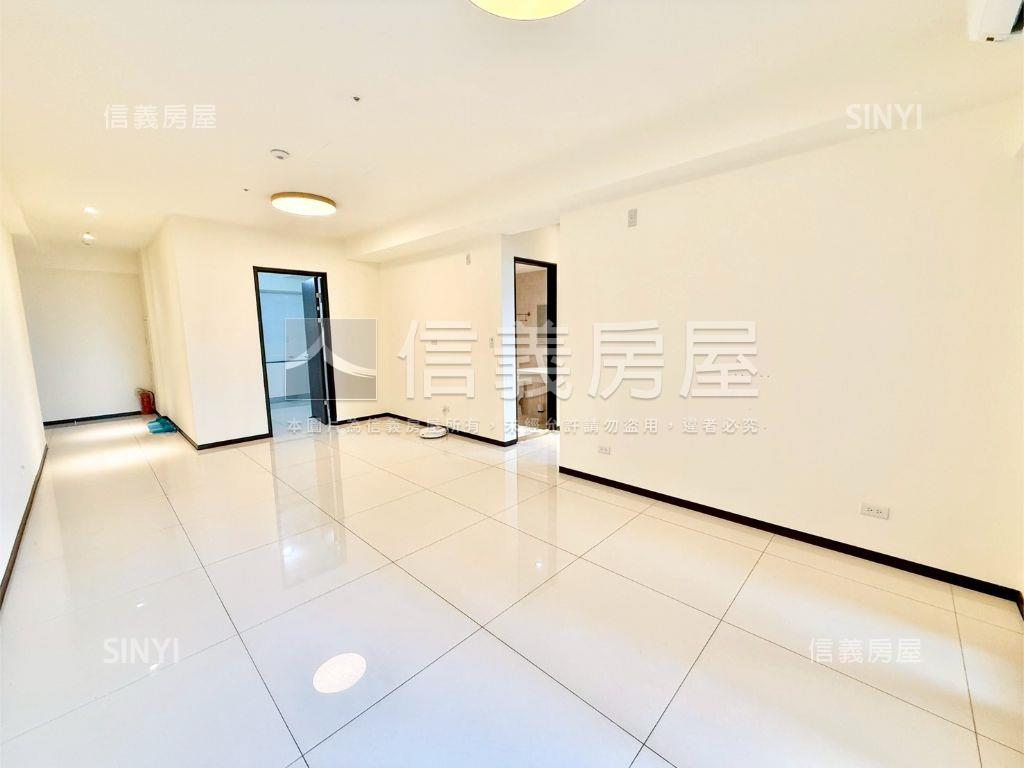 高峰匯｜次頂樓朝南視野房屋室內格局與周邊環境