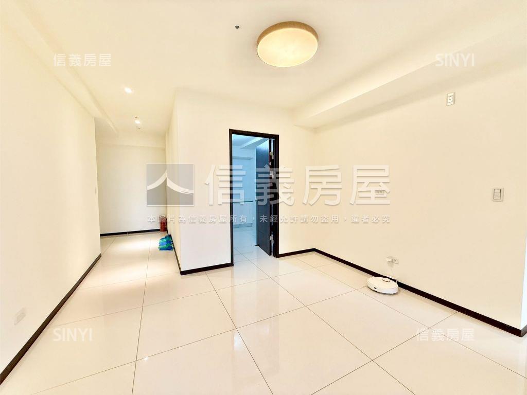 高峰匯｜次頂樓朝南視野房屋室內格局與周邊環境