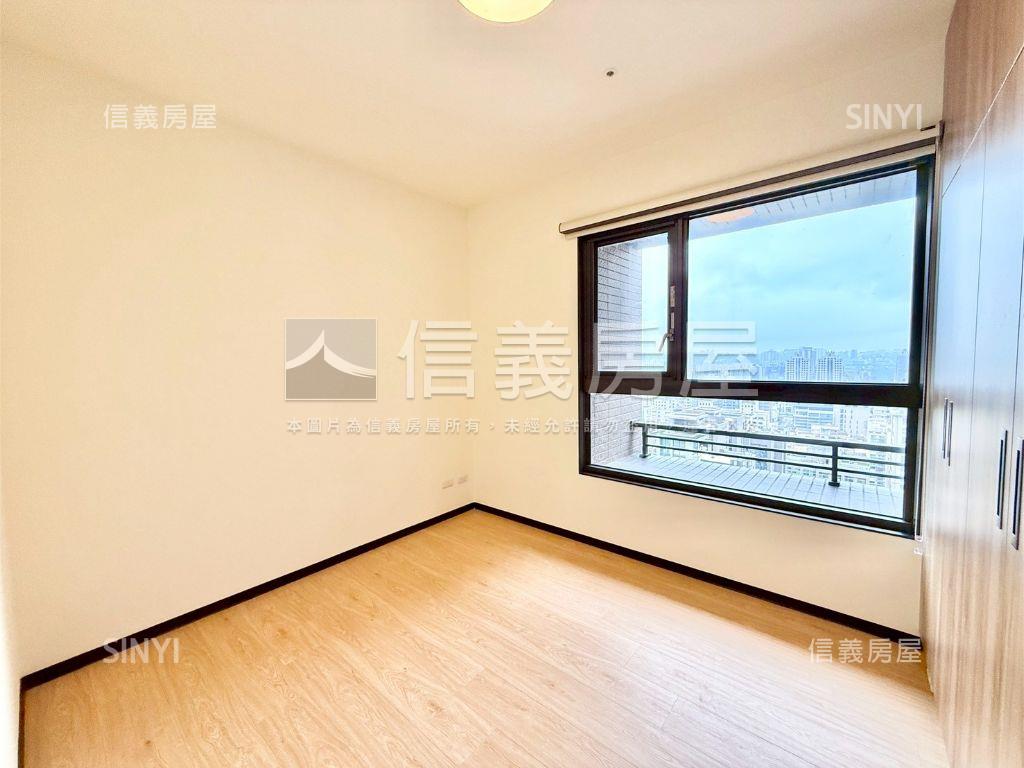 高峰匯｜次頂樓朝南視野房屋室內格局與周邊環境