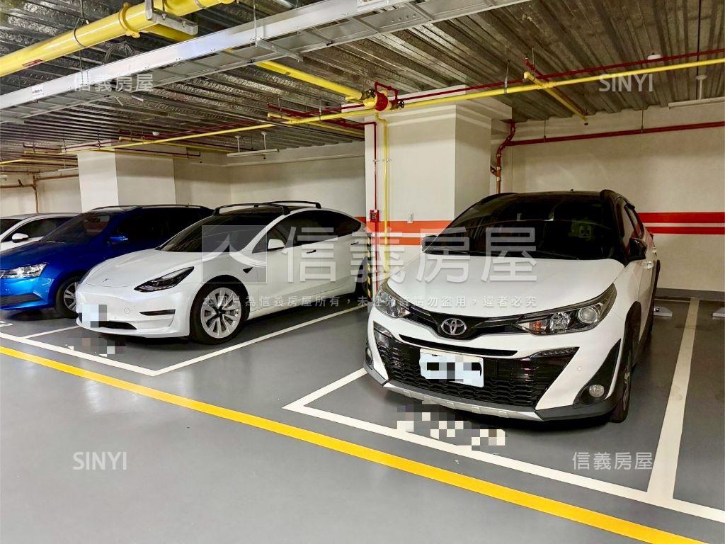 高峰匯｜次頂樓朝南視野房屋室內格局與周邊環境