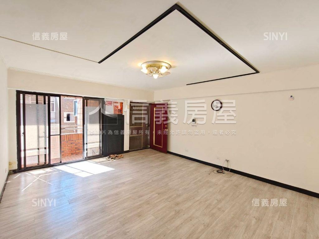 店長推薦華廈電梯三房房屋室內格局與周邊環境