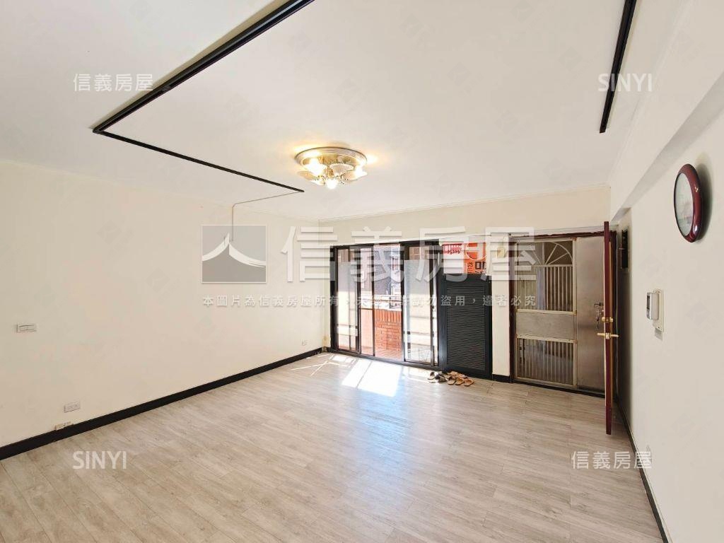 店長推薦華廈電梯三房房屋室內格局與周邊環境