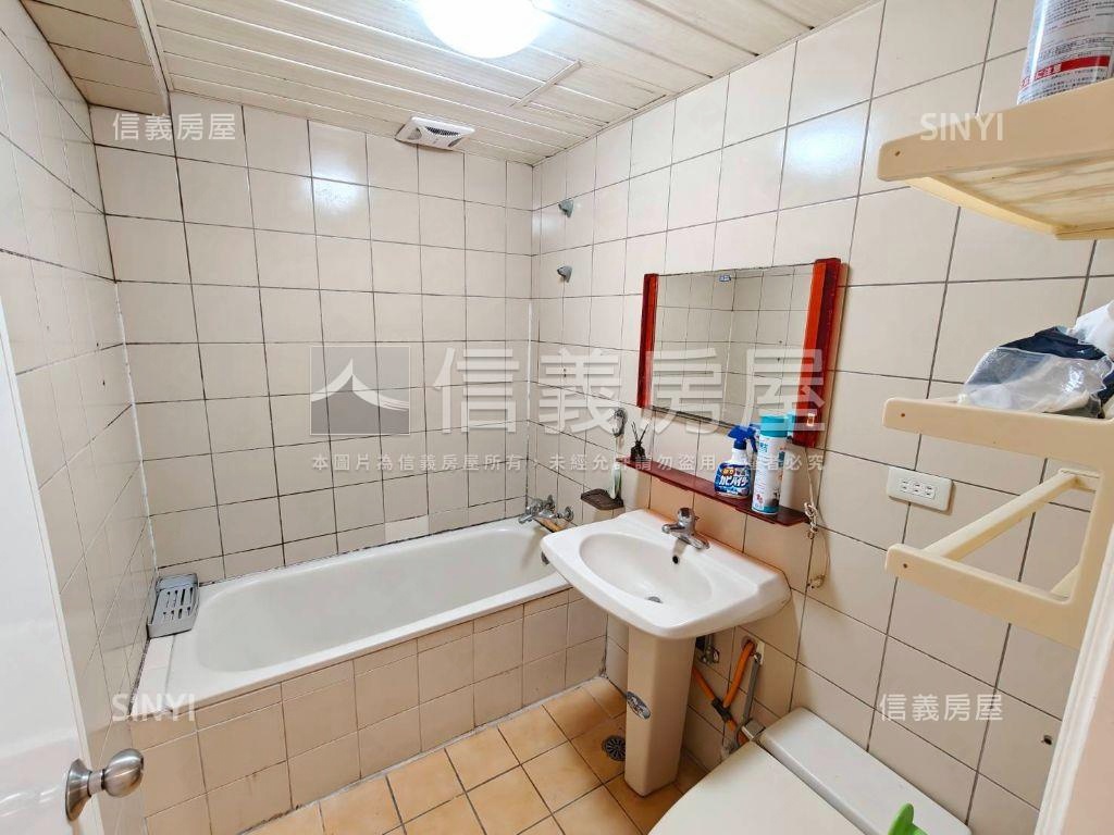 店長推薦華廈電梯三房房屋室內格局與周邊環境