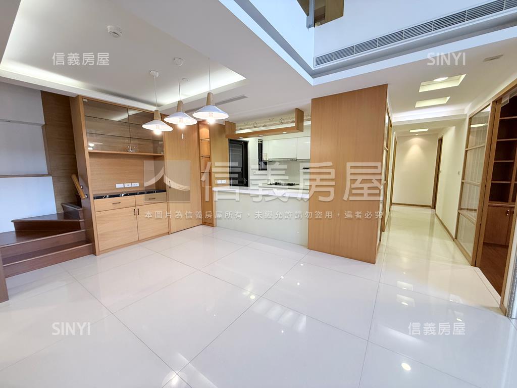 青石巨堂高樓尊爵樓中樓房屋室內格局與周邊環境