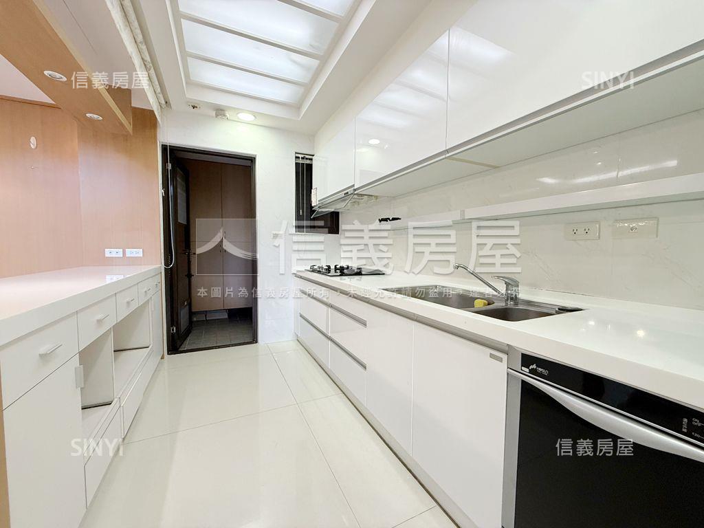 青石巨堂高樓尊爵樓中樓房屋室內格局與周邊環境