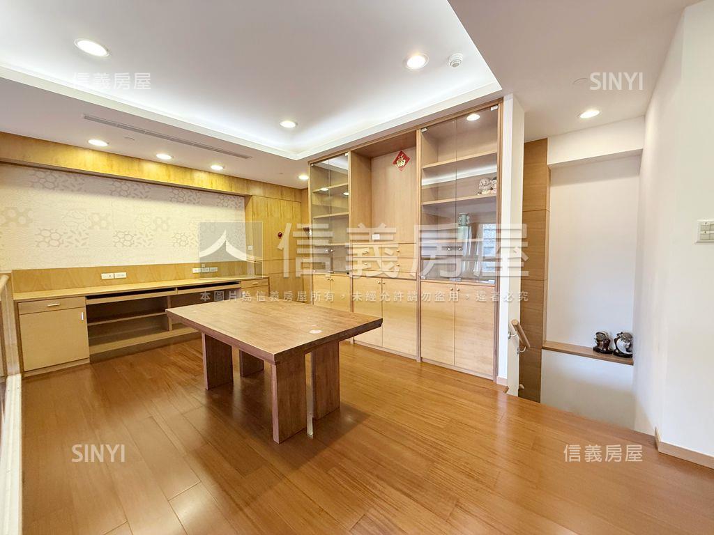 青石巨堂高樓尊爵樓中樓房屋室內格局與周邊環境