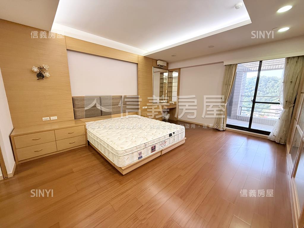 青石巨堂高樓尊爵樓中樓房屋室內格局與周邊環境