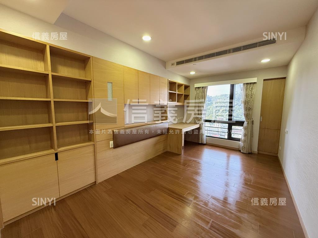 青石巨堂高樓尊爵樓中樓房屋室內格局與周邊環境