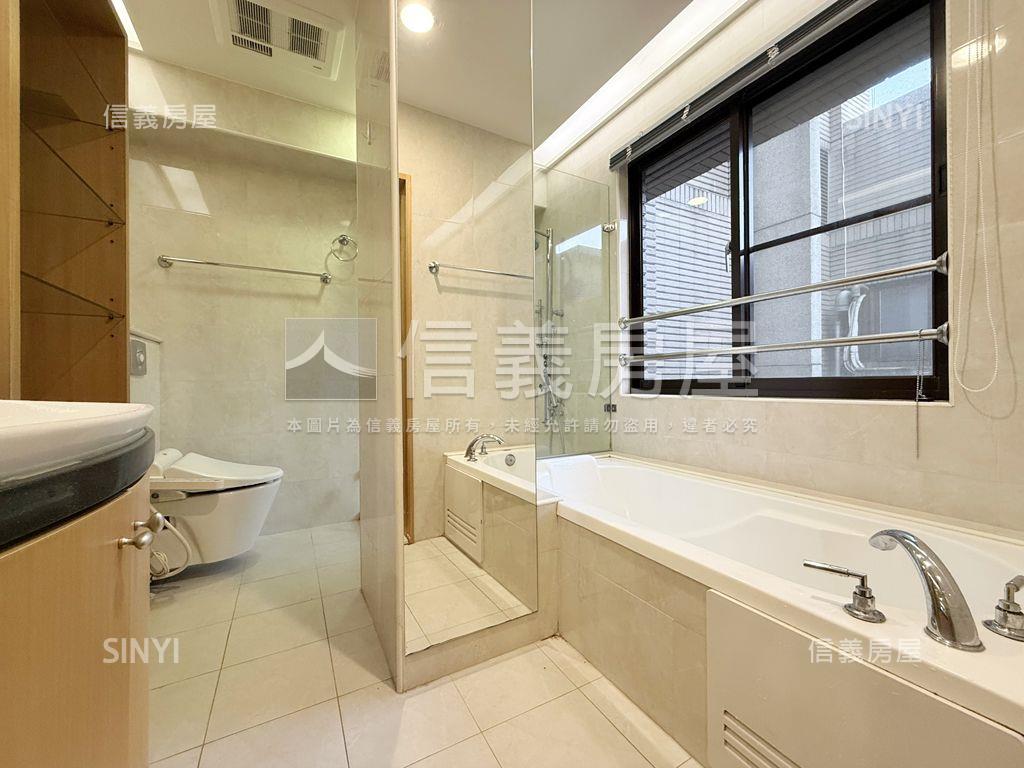 青石巨堂高樓尊爵樓中樓房屋室內格局與周邊環境