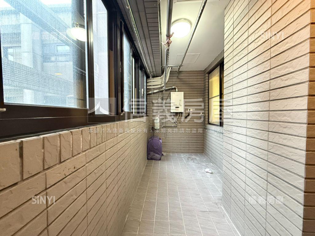 青石巨堂高樓尊爵樓中樓房屋室內格局與周邊環境