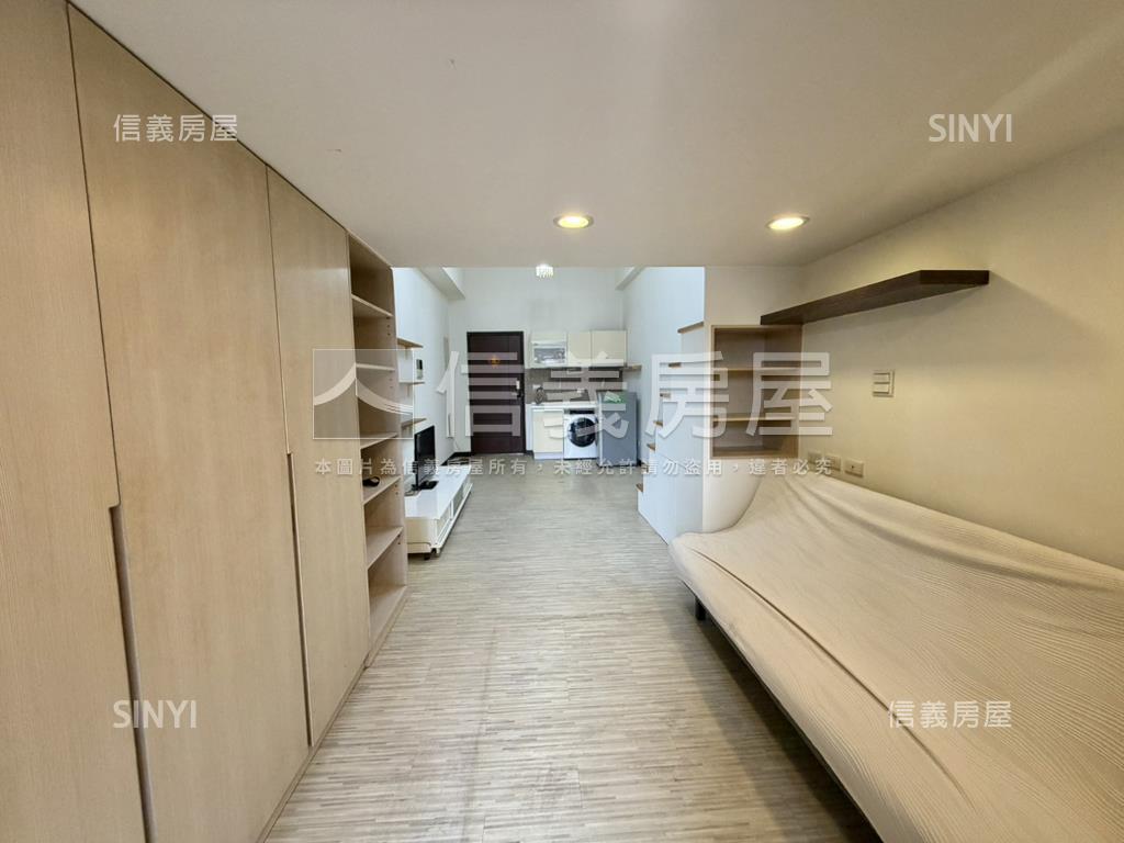 海山站金城閣挑高套房車位房屋室內格局與周邊環境