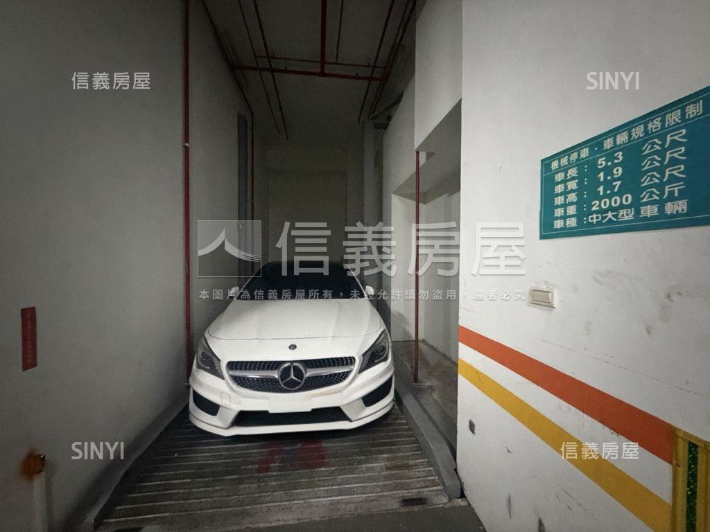 海山站金城閣挑高套房車位房屋室內格局與周邊環境