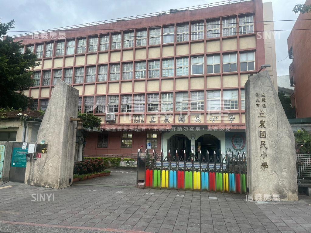 捷運二房電梯珠寶盒房屋室內格局與周邊環境
