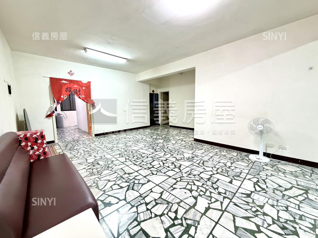中正路四樓漂亮公寓房屋室內格局與周邊環境