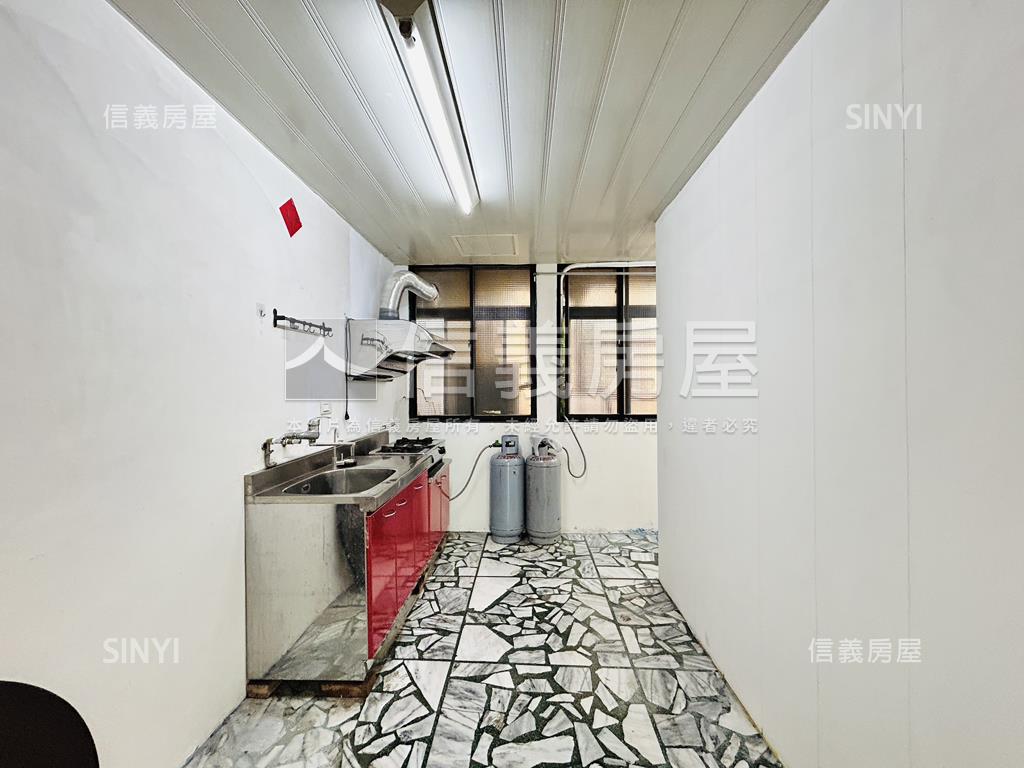 中正路四樓漂亮公寓房屋室內格局與周邊環境