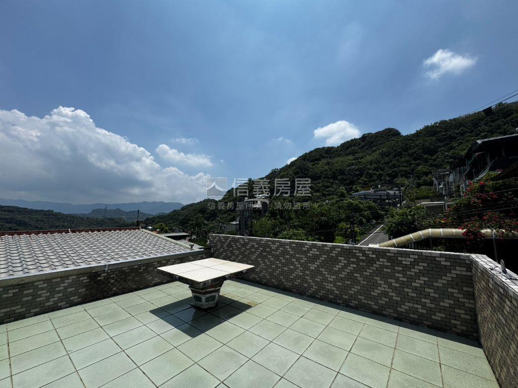 勘農山莊稀有邊間房屋室內格局與周邊環境