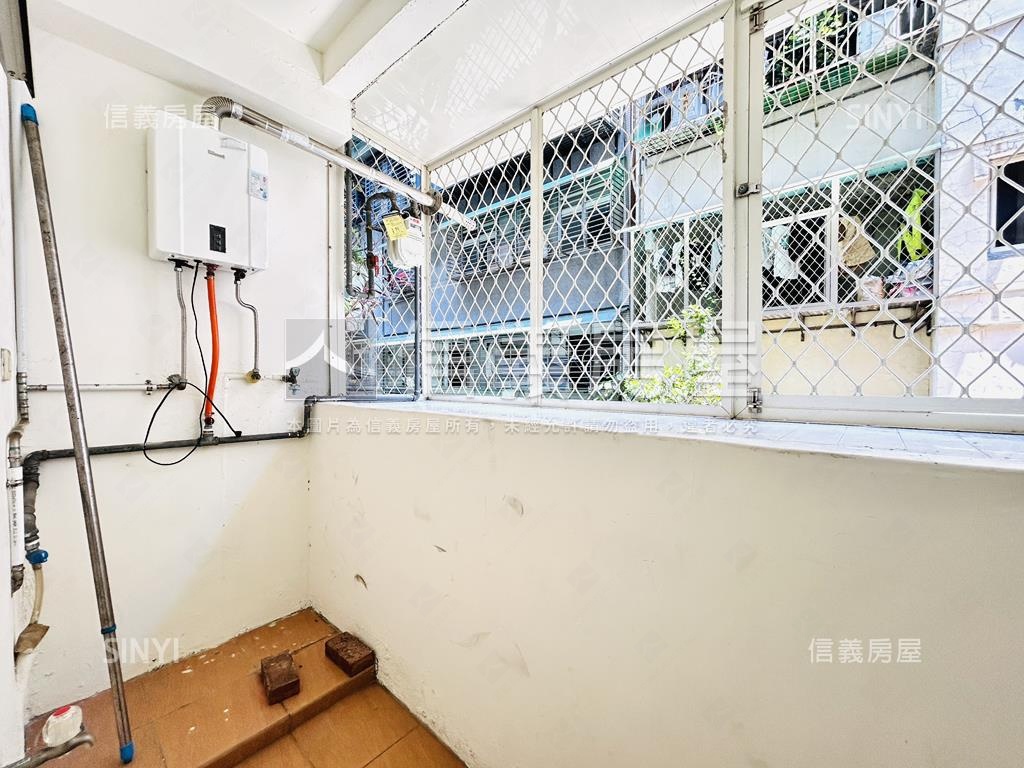 專任電梯兩房．近捷運黃線房屋室內格局與周邊環境