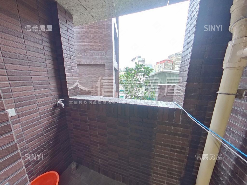 אֵל中正城閱Ｃ１－２房房屋室內格局與周邊環境