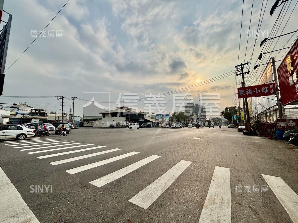 重劃區旁７４８坪大社土地房屋室內格局與周邊環境