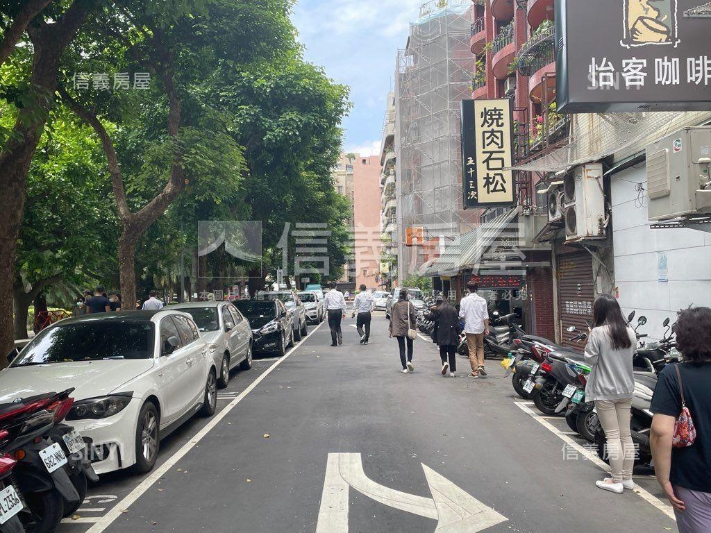 南京復興雙捷運線稀有店面房屋室內格局與周邊環境