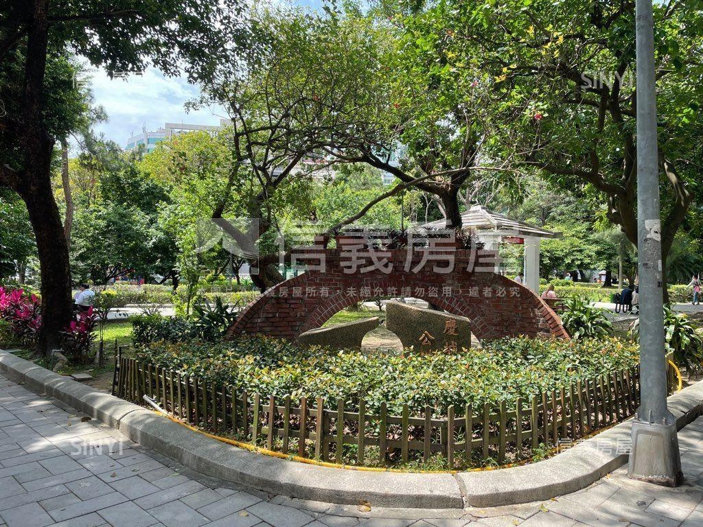 南京復興雙捷運線稀有店面房屋室內格局與周邊環境