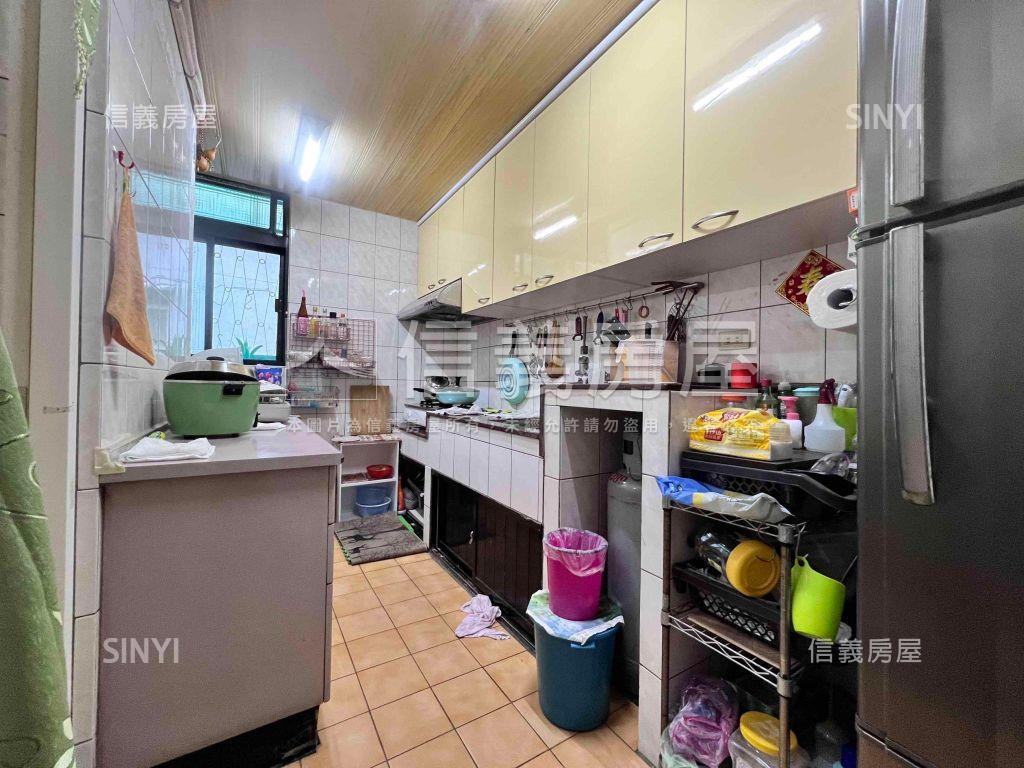 近華中橋中和站收租兼自用房屋室內格局與周邊環境