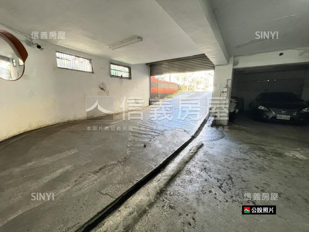 忠孝稀有坡平休旅大車位房屋室內格局與周邊環境