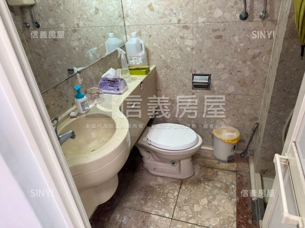 西區ＳＯＧＯ摩登市可營登房屋室內格局與周邊環境