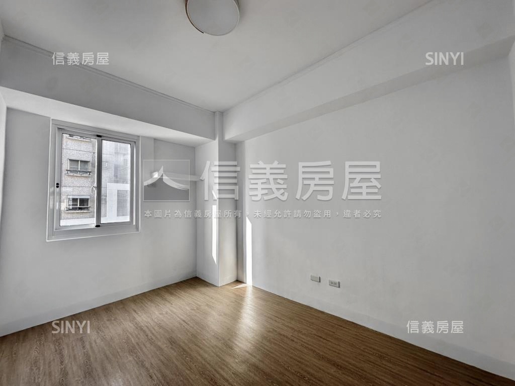 ＄Ｒ１５生態園區三房車位房屋室內格局與周邊環境