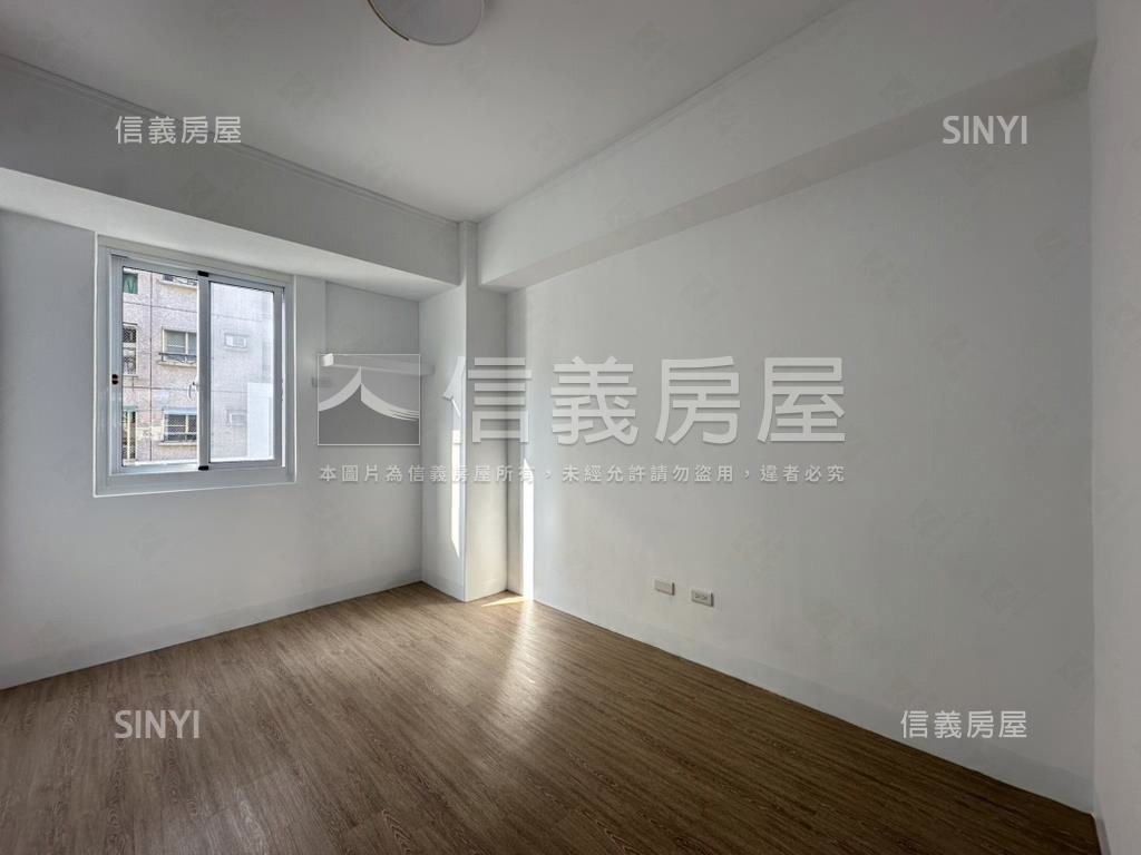 ＄Ｒ１５生態園區三房車位房屋室內格局與周邊環境