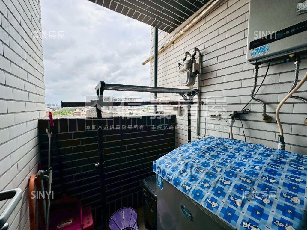 高餐旁採光佳兩房＋車位房屋室內格局與周邊環境