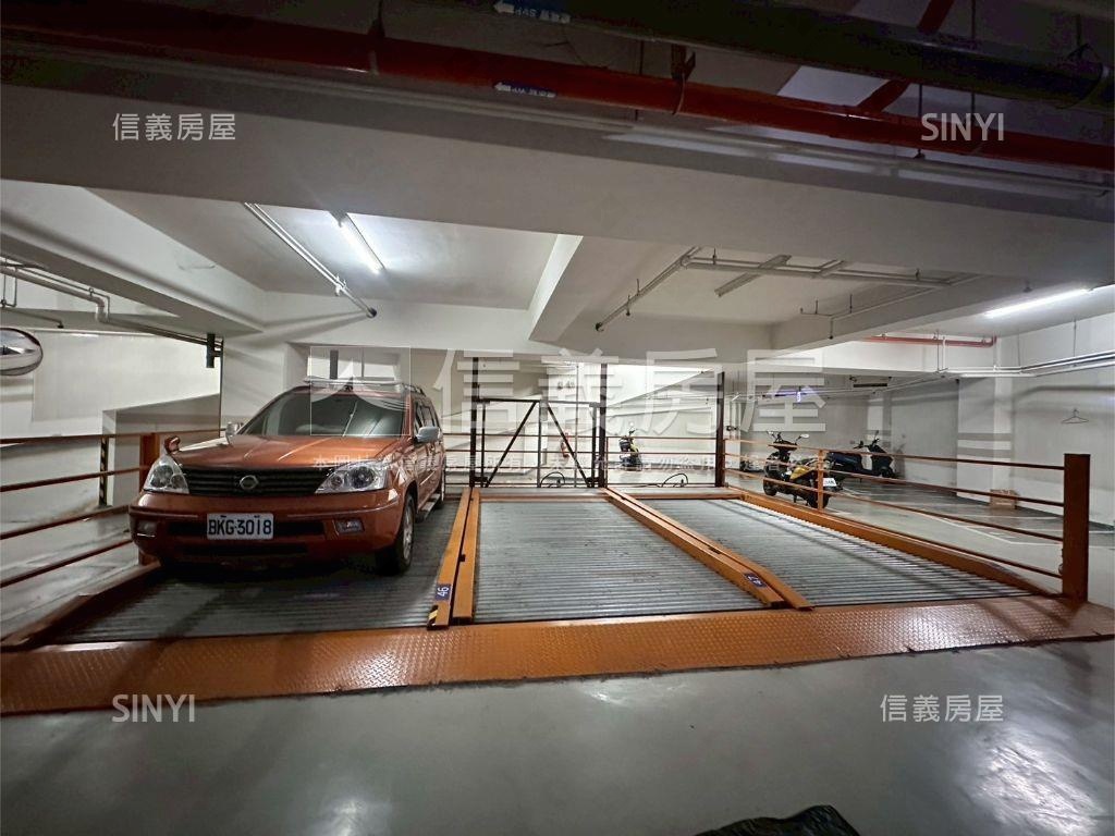 高餐旁採光佳兩房＋車位房屋室內格局與周邊環境