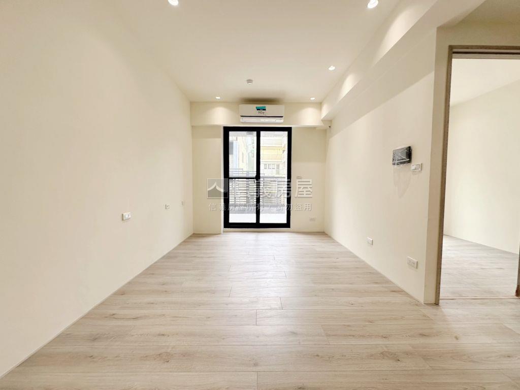 鼎義國圖館精裝露台戶房屋室內格局與周邊環境