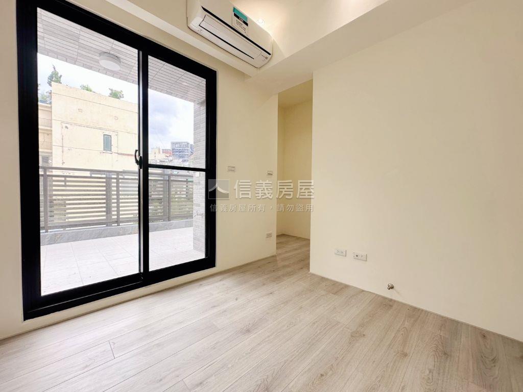 鼎義國圖館精裝露台戶房屋室內格局與周邊環境