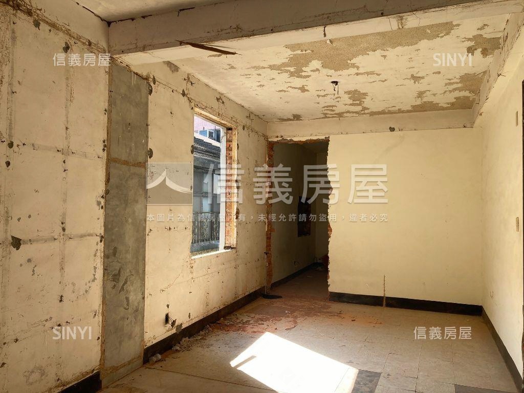 近大遠百大地坪透天房屋室內格局與周邊環境
