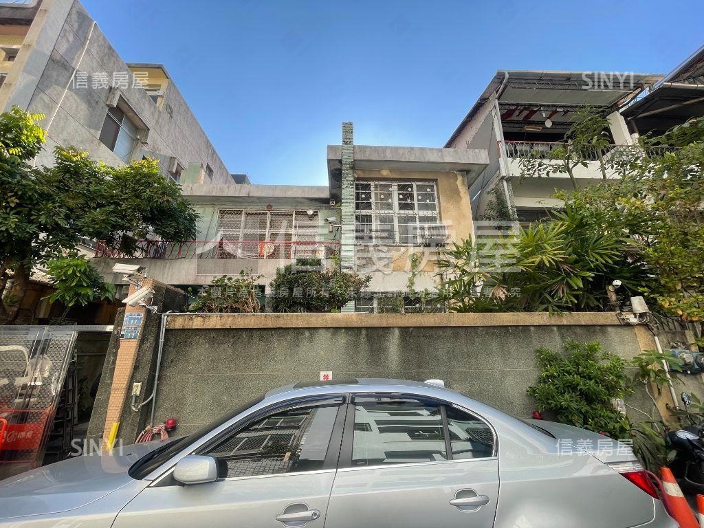 西區臨路大地坪透天房屋室內格局與周邊環境